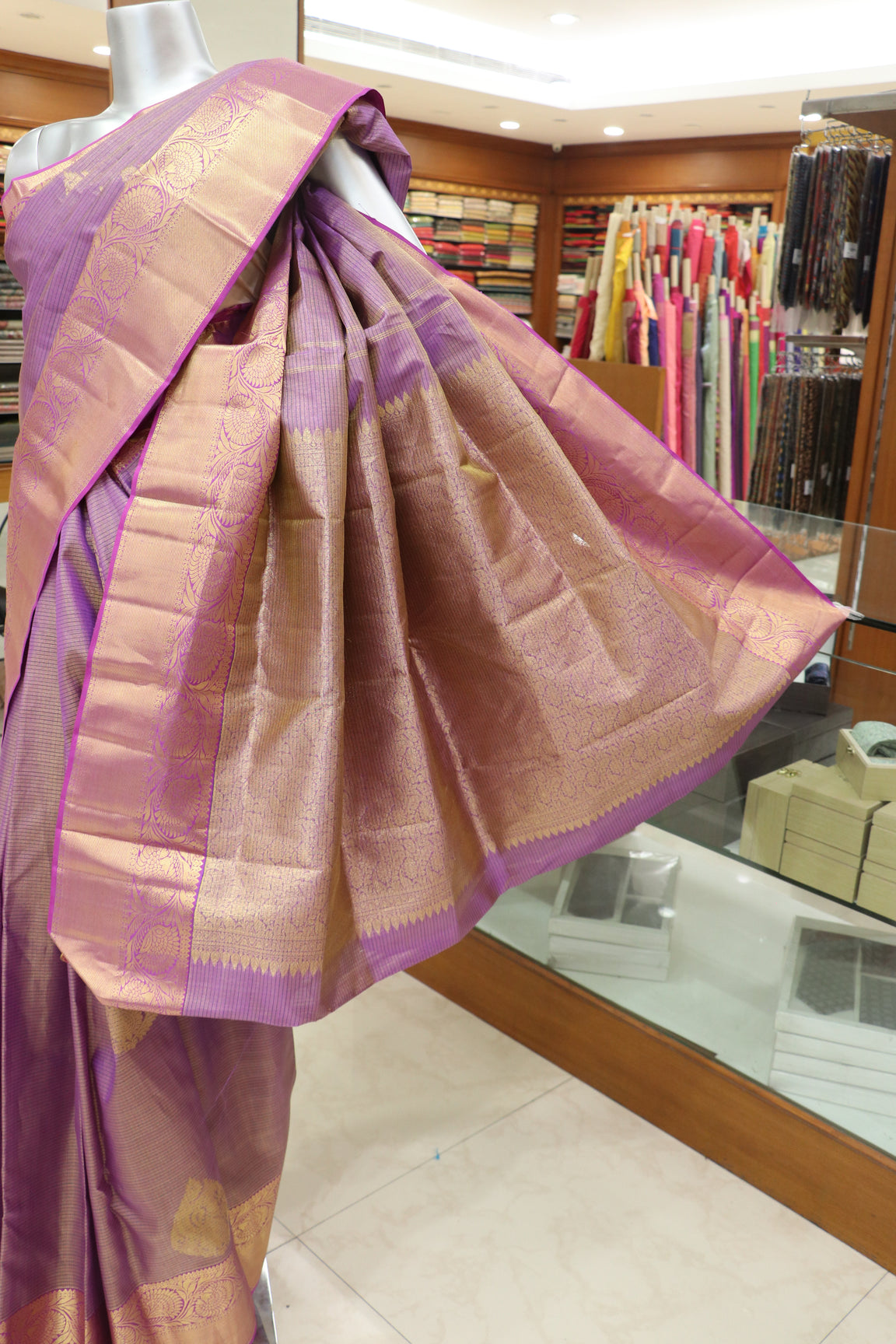 AL213996 - Pallu Image