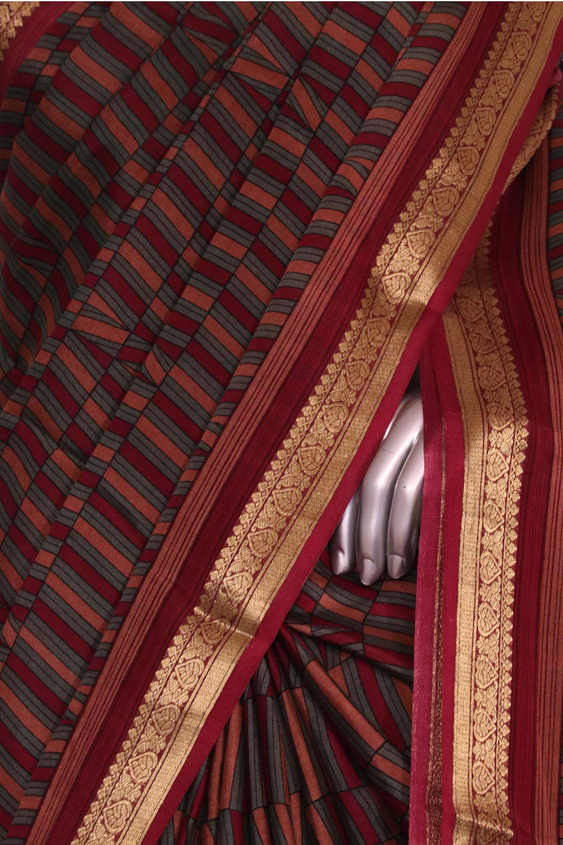 Pure Floral Zari Crepe Silk Saree AL206169