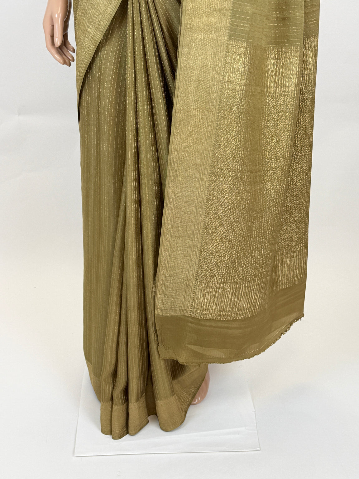 AK212913 - Pallu Image