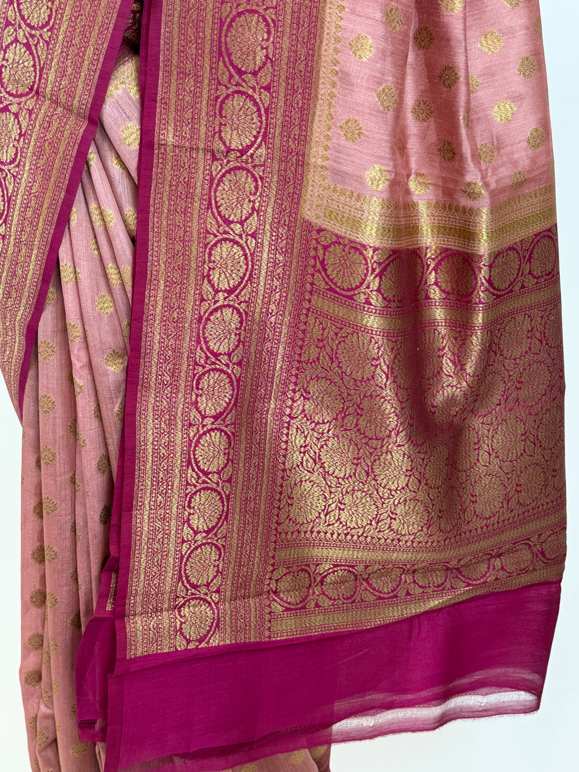 AL205849 - Pallu Image
