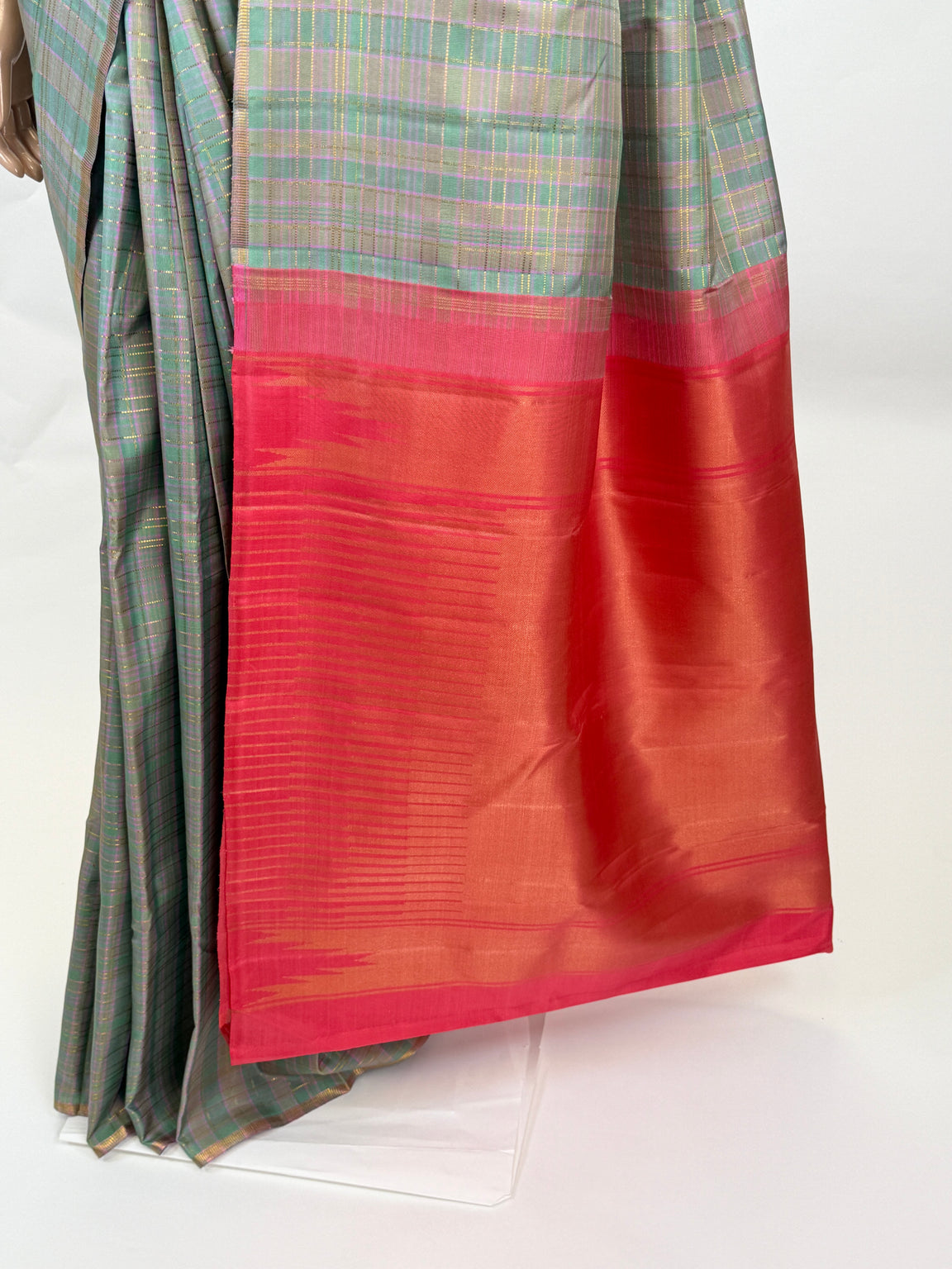 AM203005 - Pallu Image