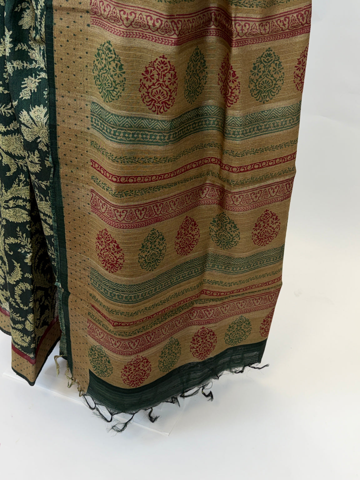 AL208634 - Pallu Image