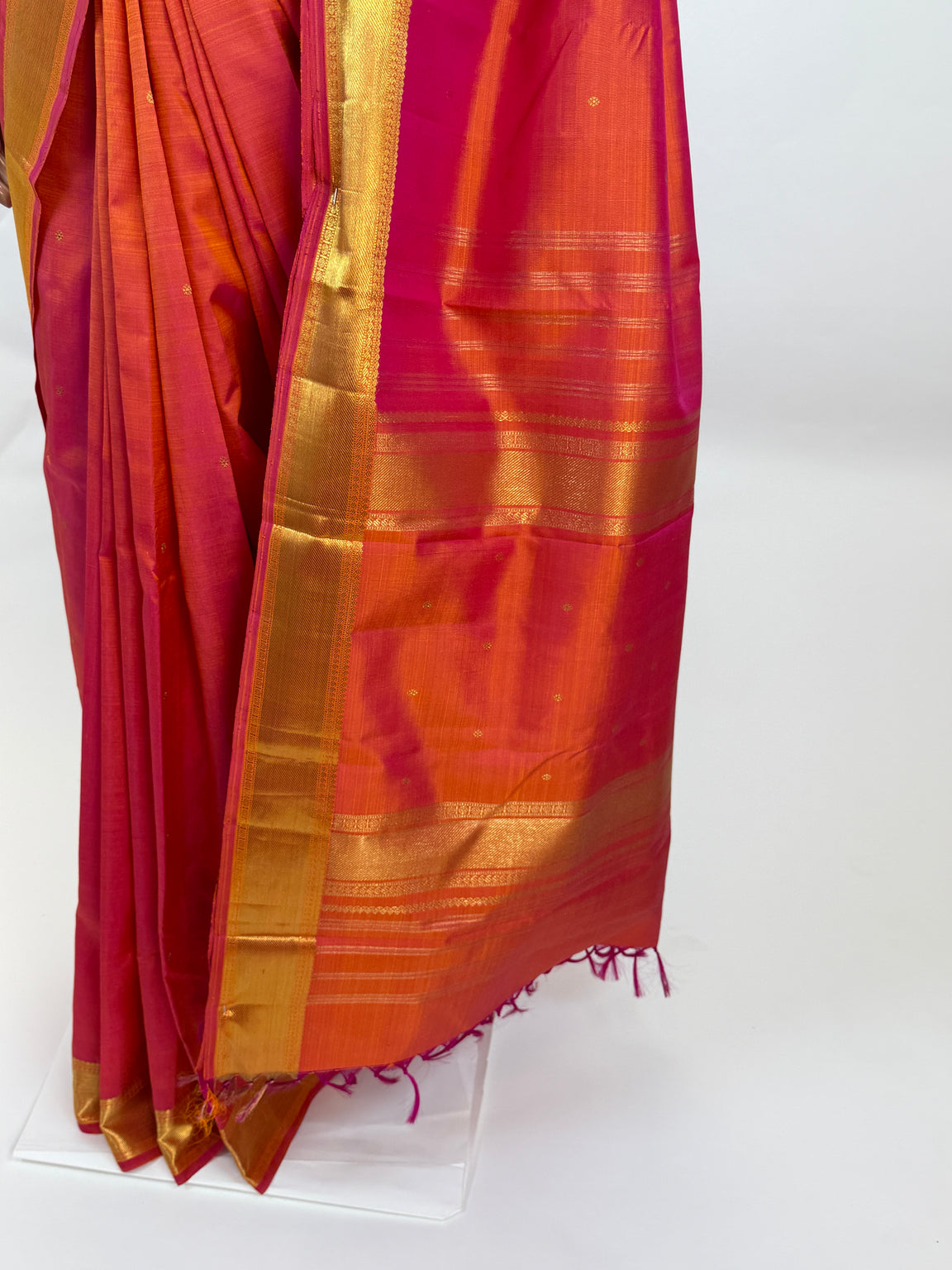 AM200848 - Pallu Image