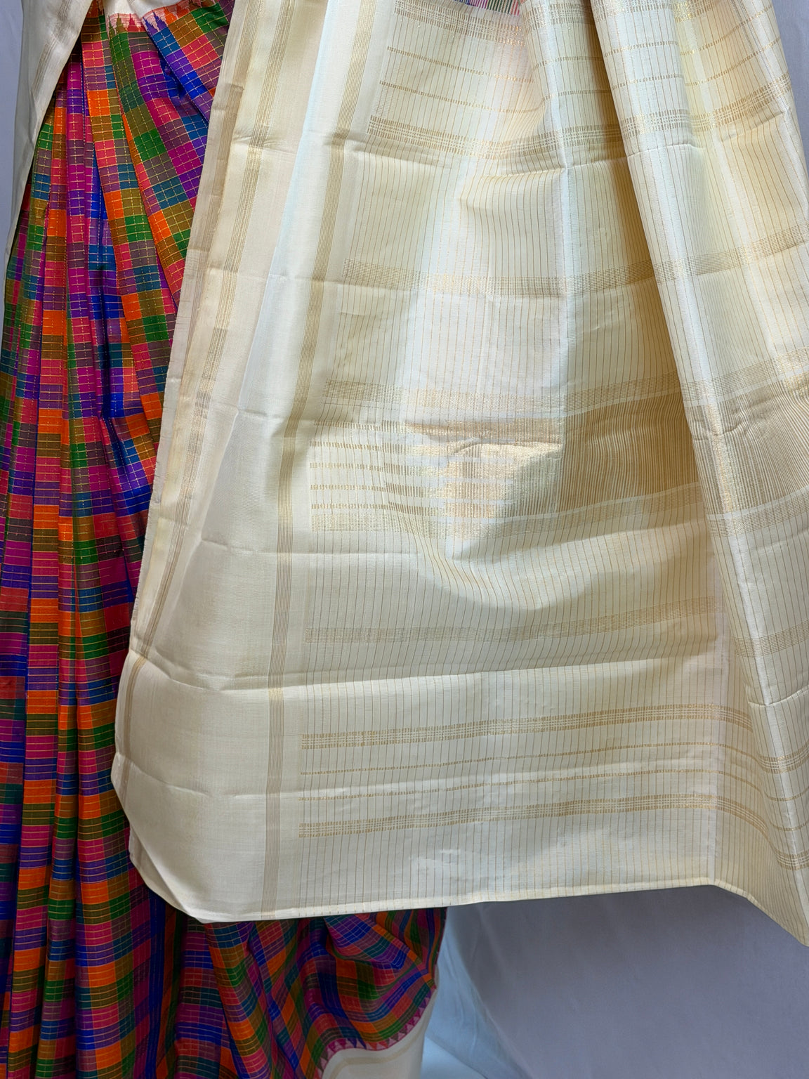 AM203009 - Pallu Image