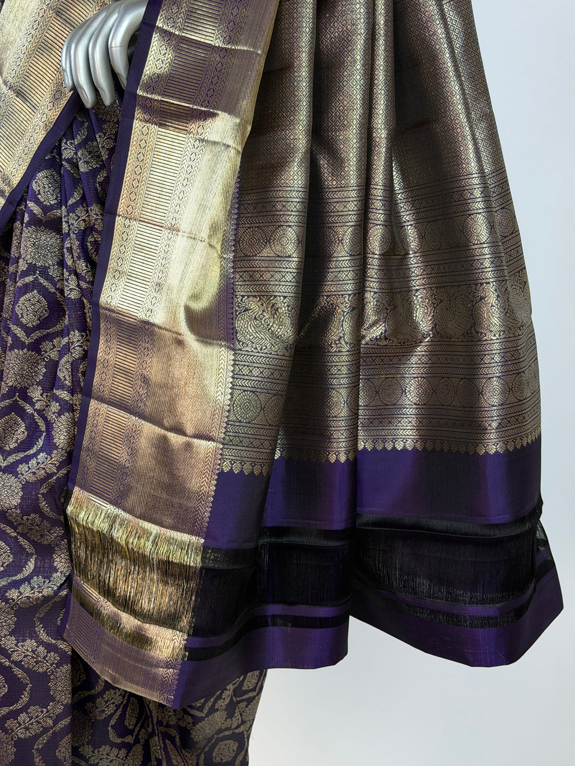 AL210908 - Pallu Image