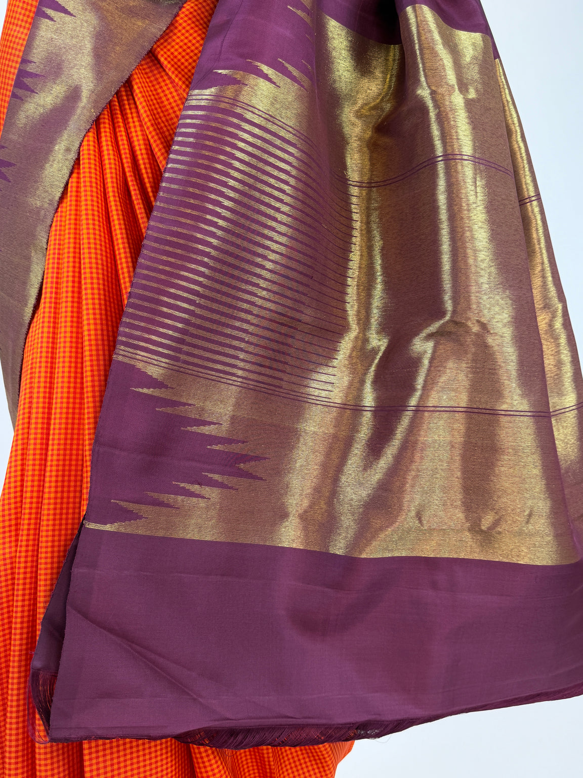 AL212879 - Pallu Image