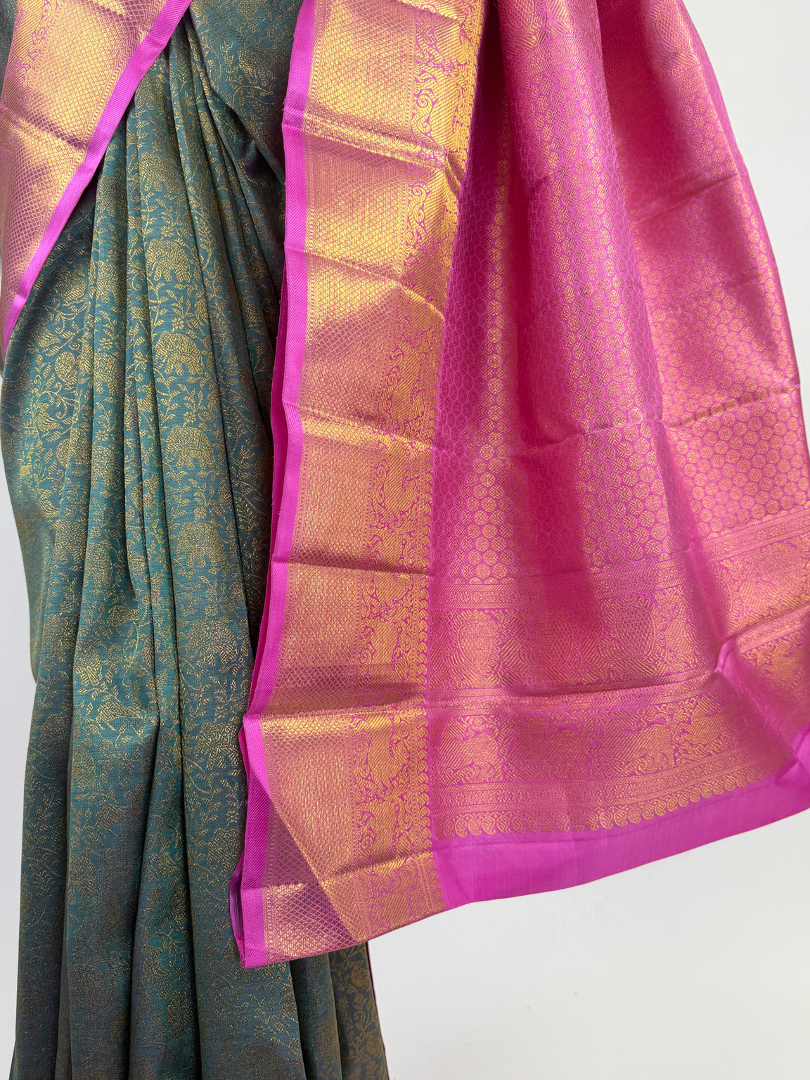 AM202622 - Pallu Image