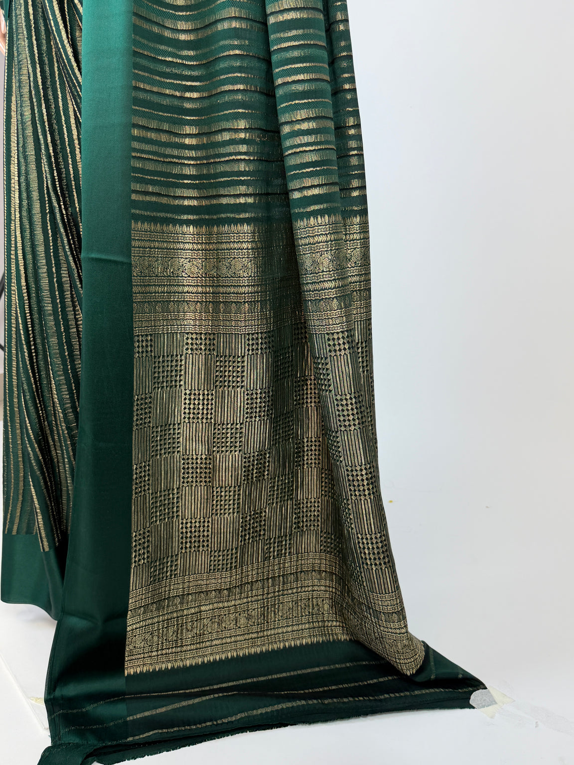 AM202958 - Pallu Image