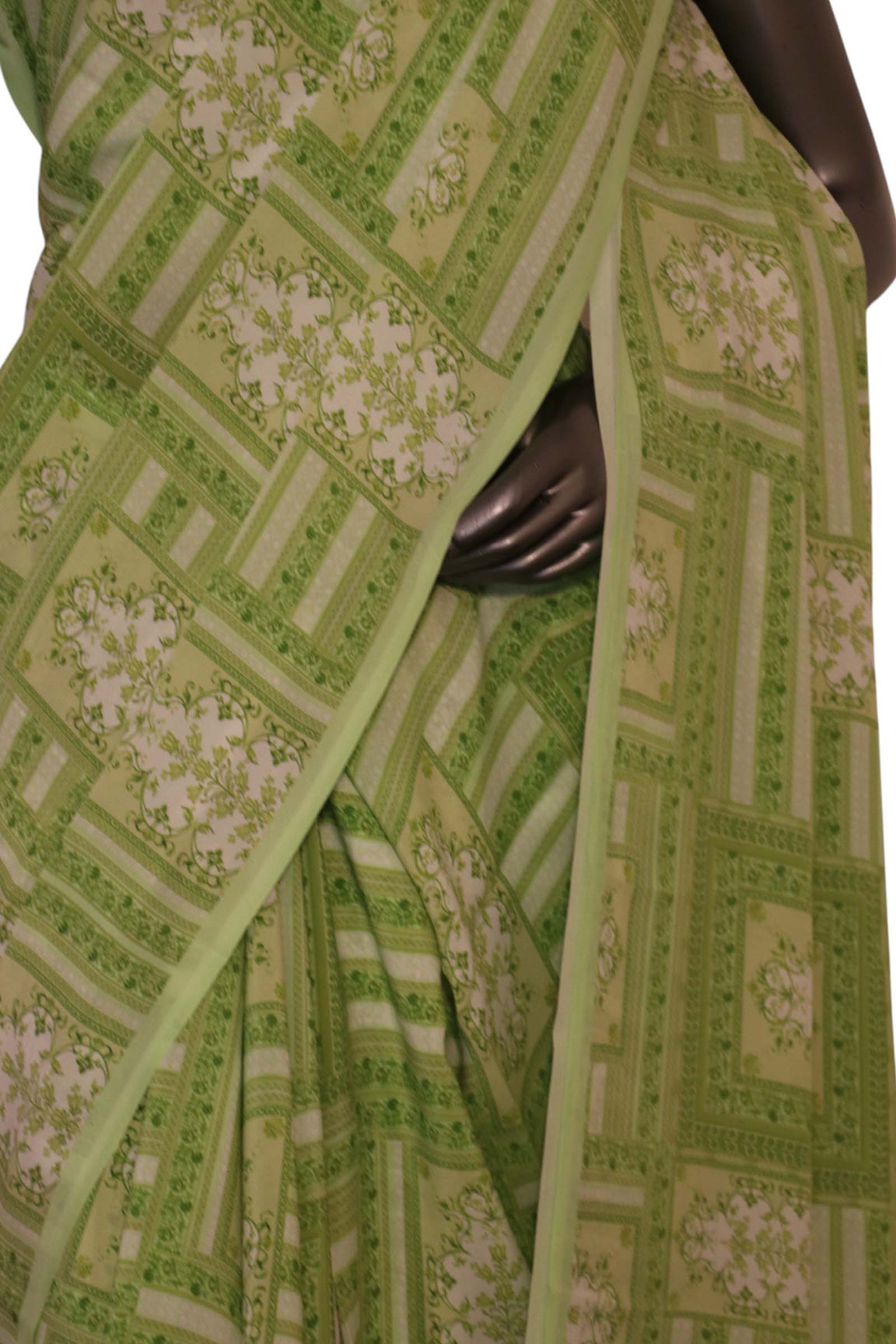 Floral  Pure Crepe Silk Saree AL200642