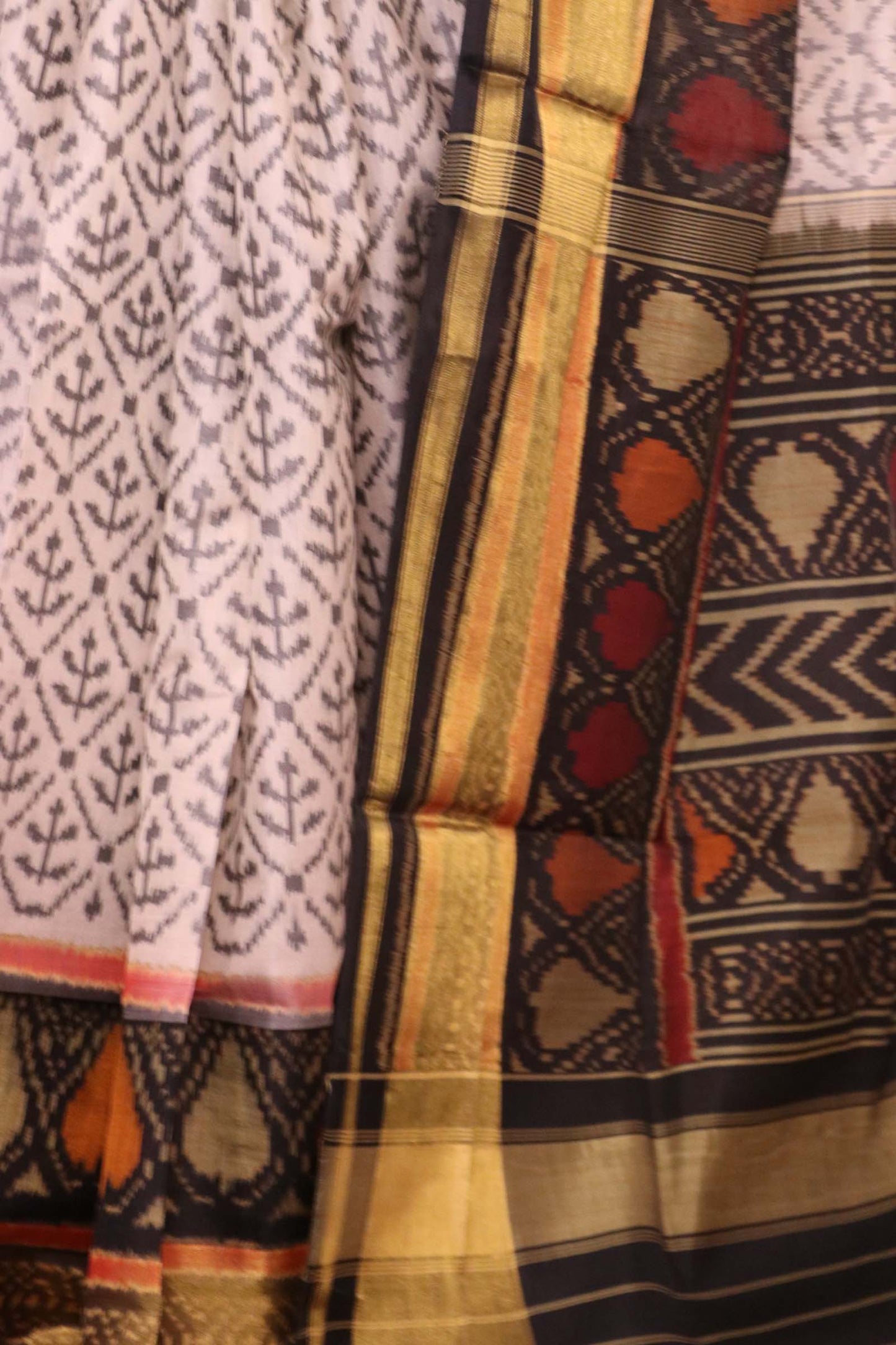 pure handloom patola ikat silk saree al200444