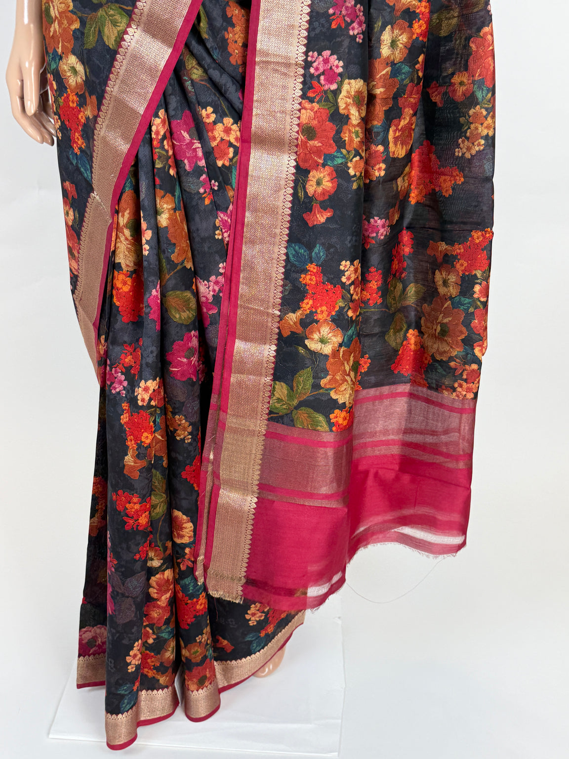 AM203618 - Pallu Image