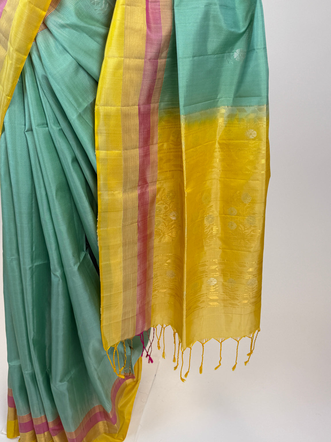 AM202456 - Pallu Image