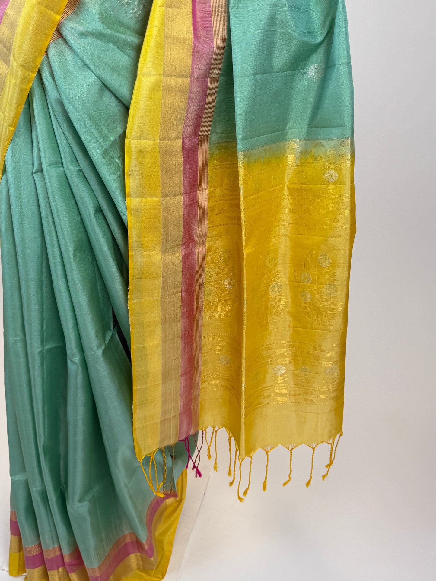 am202456 - pallu image