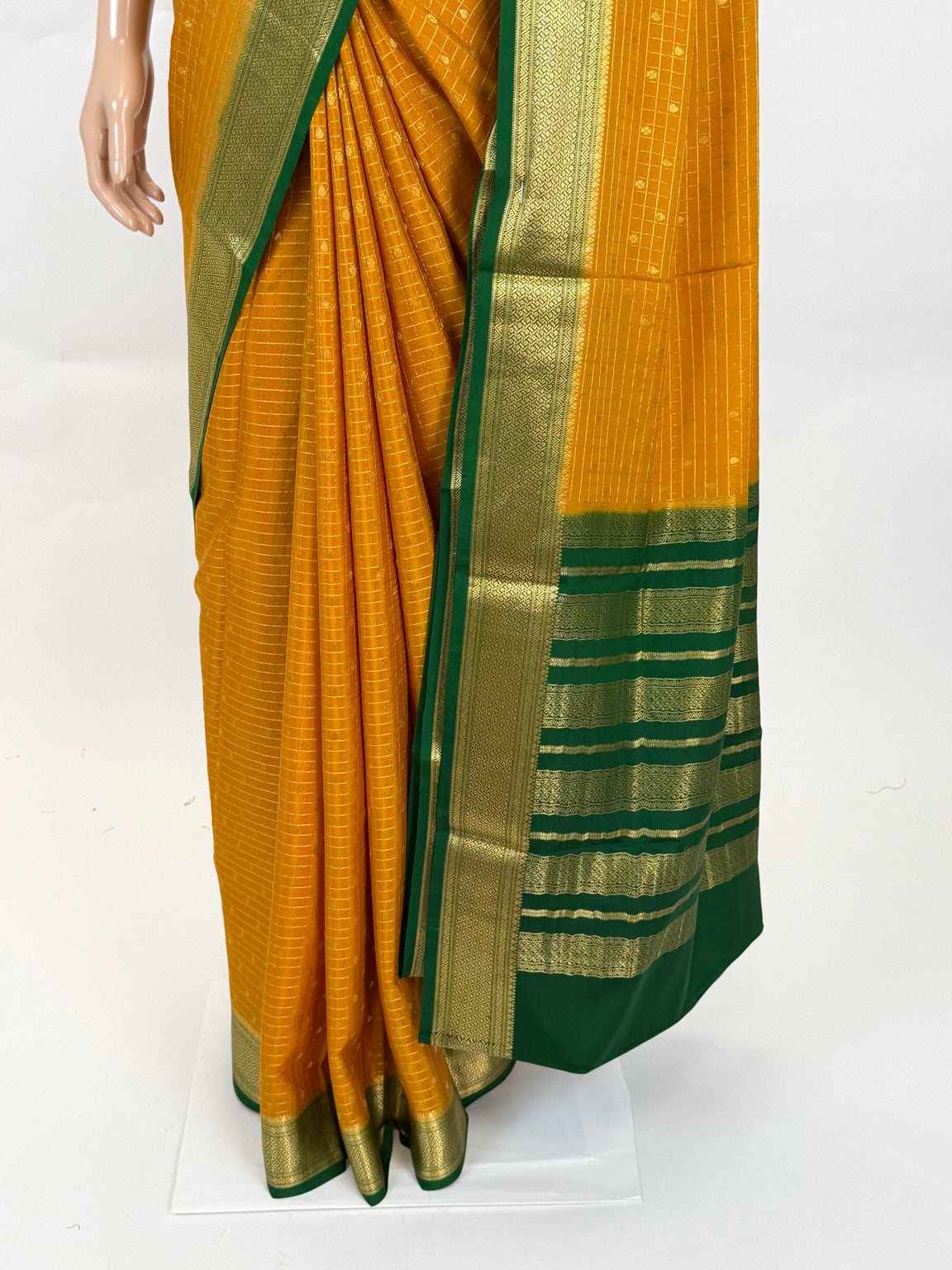 AM201099 - Pallu Image
