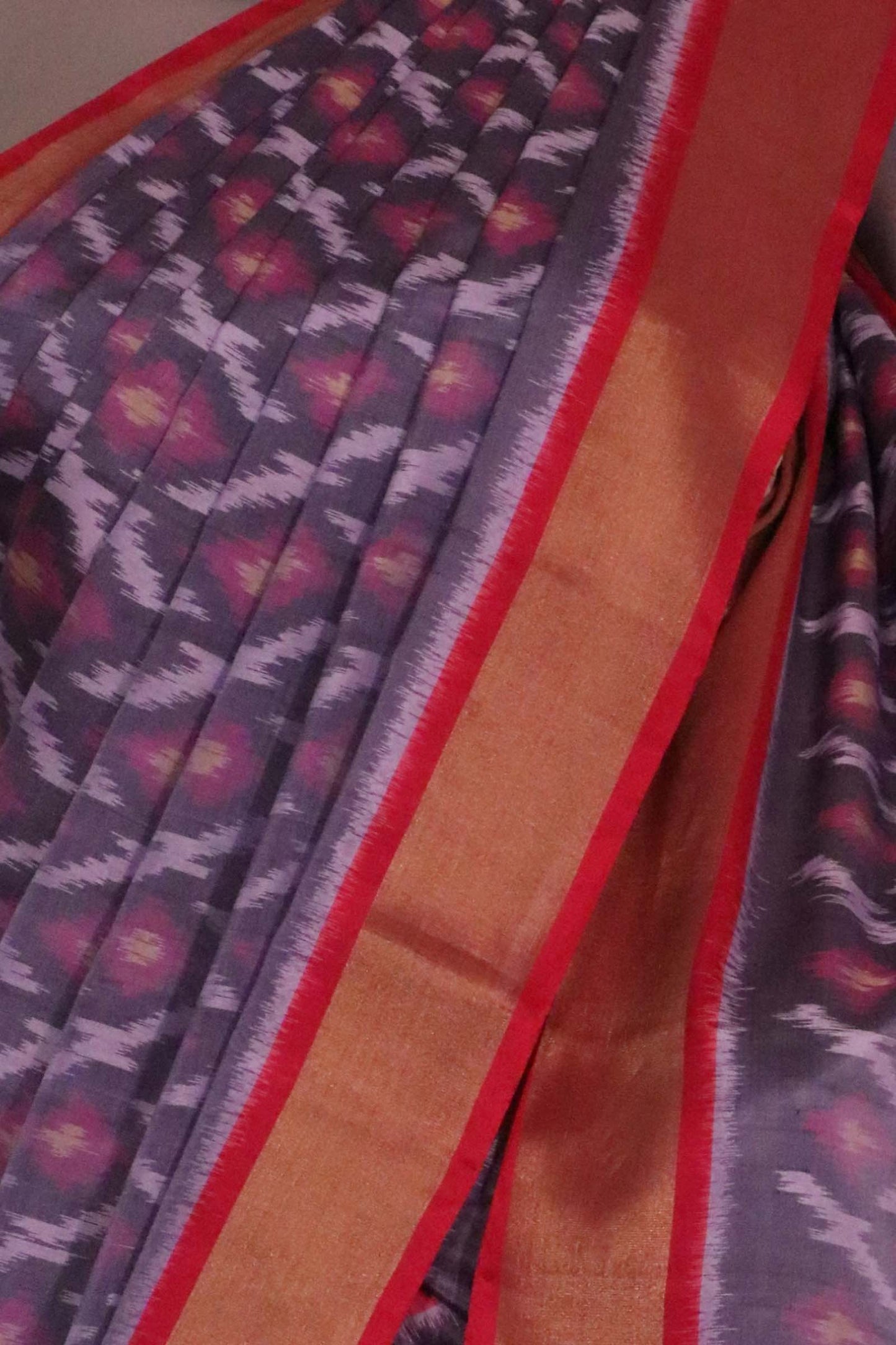 designer exclusive handloom ikat soft silk saree al211563