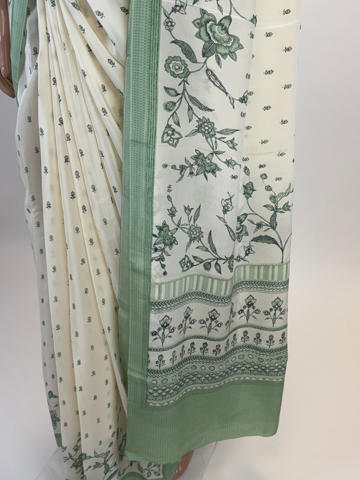 AM201886 - Pallu Image
