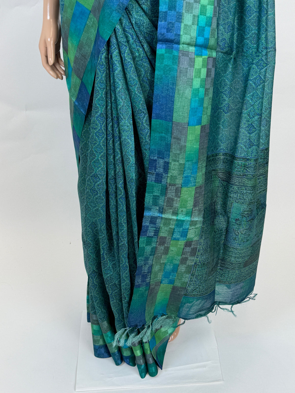 ak206827 - pallu image