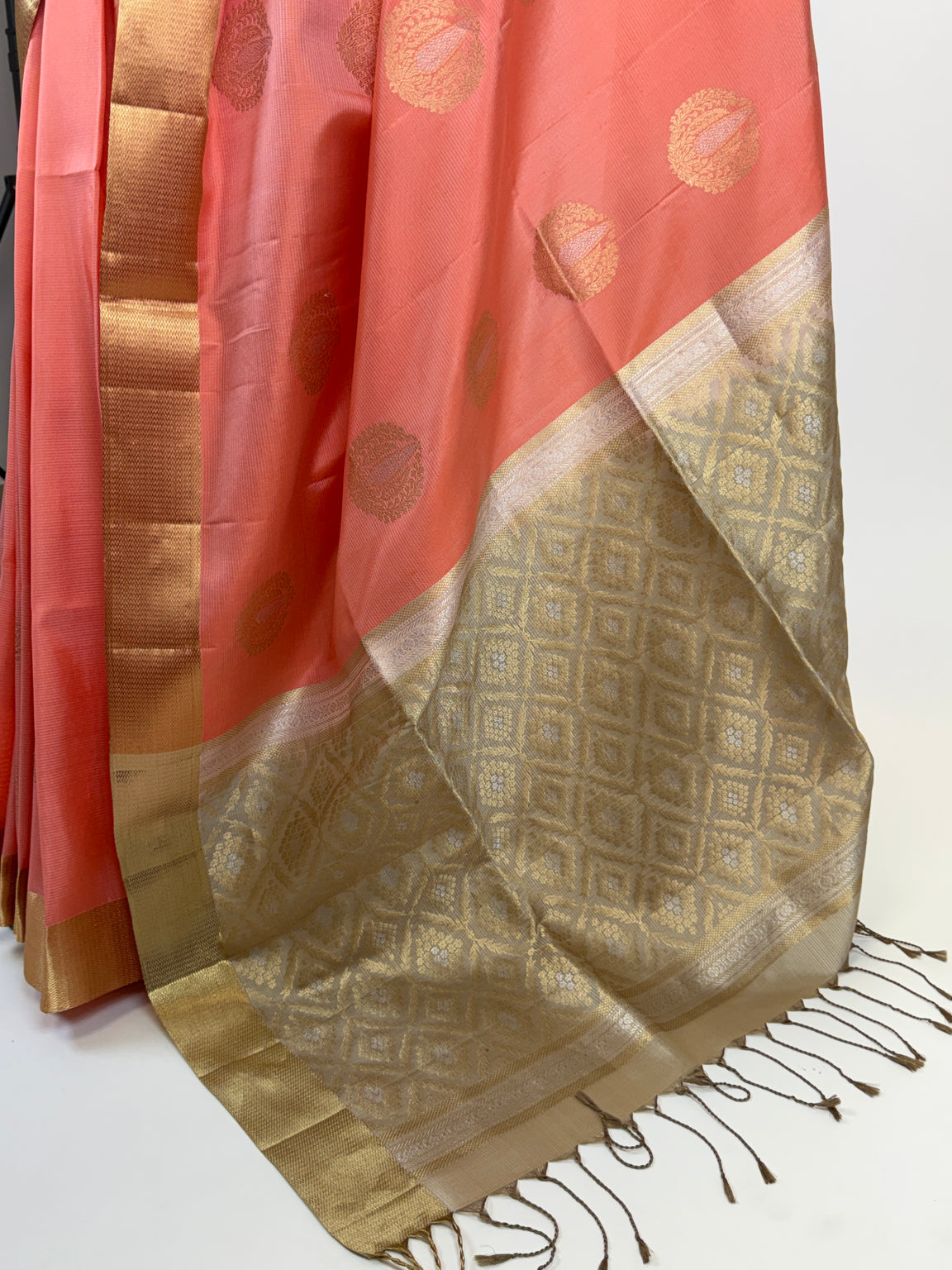 AM202418 - Pallu Image