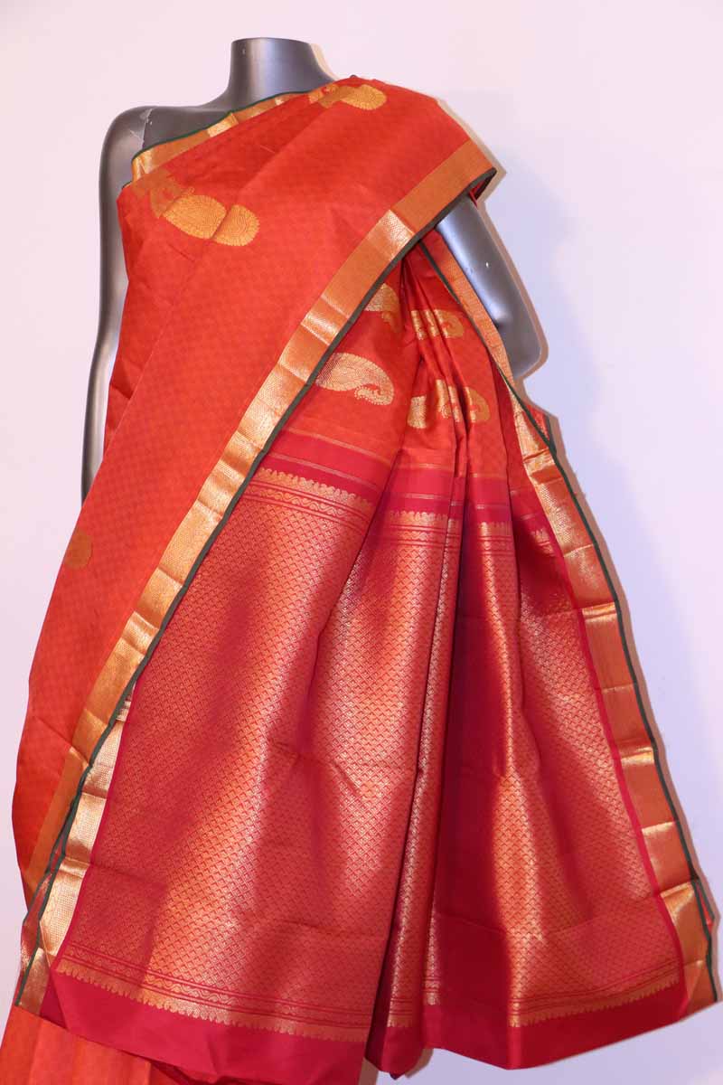 Checks Kanjeevaram Silk Saree AI205529