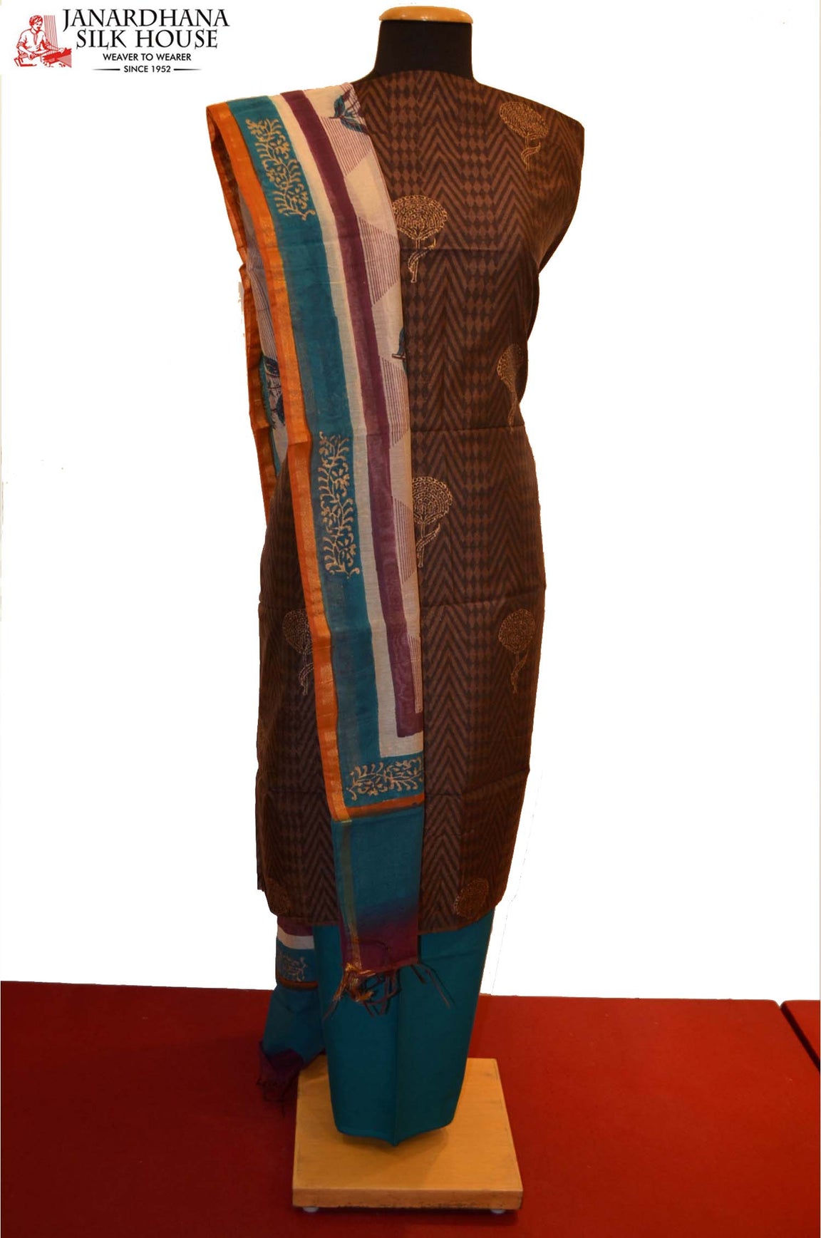 Exclusive &amp; Special Embroidery Pure Cotton Suit AE205966