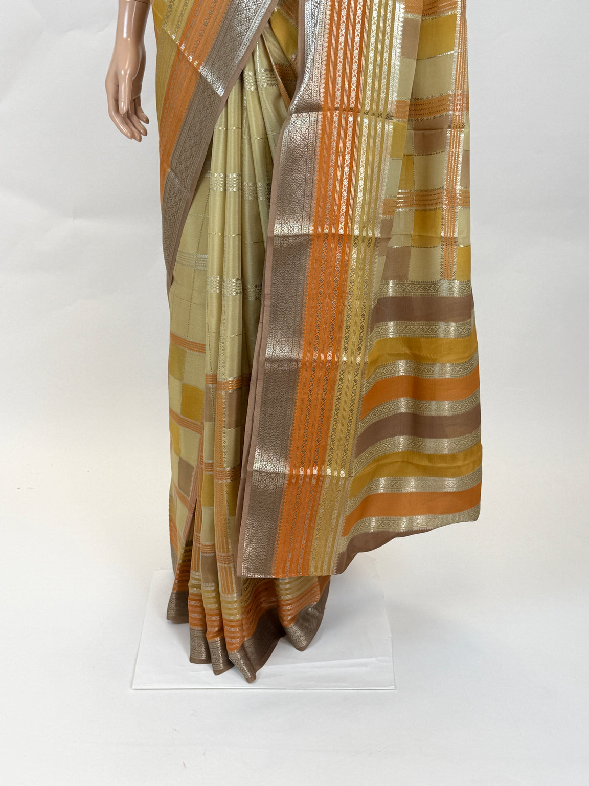 AK212273 - Pallu Image