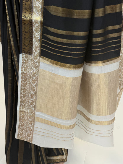 AM200343 - Pallu Image