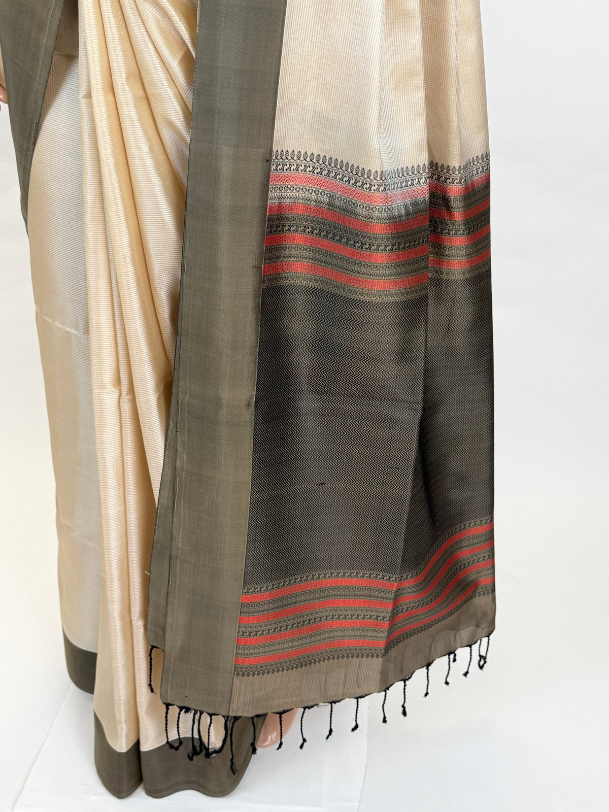 am202520 - pallu image