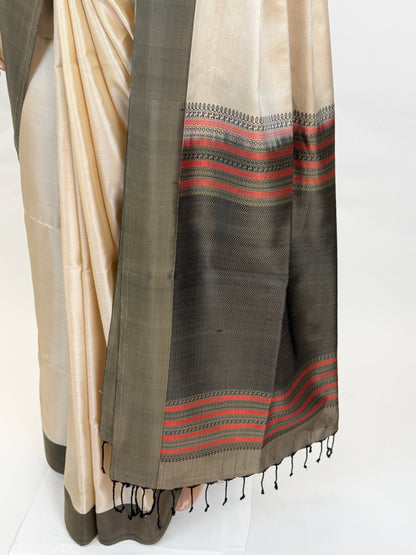 AM202520 - Pallu Image