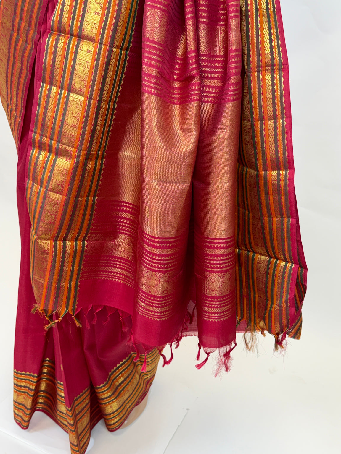 AM200552 - Pallu Image