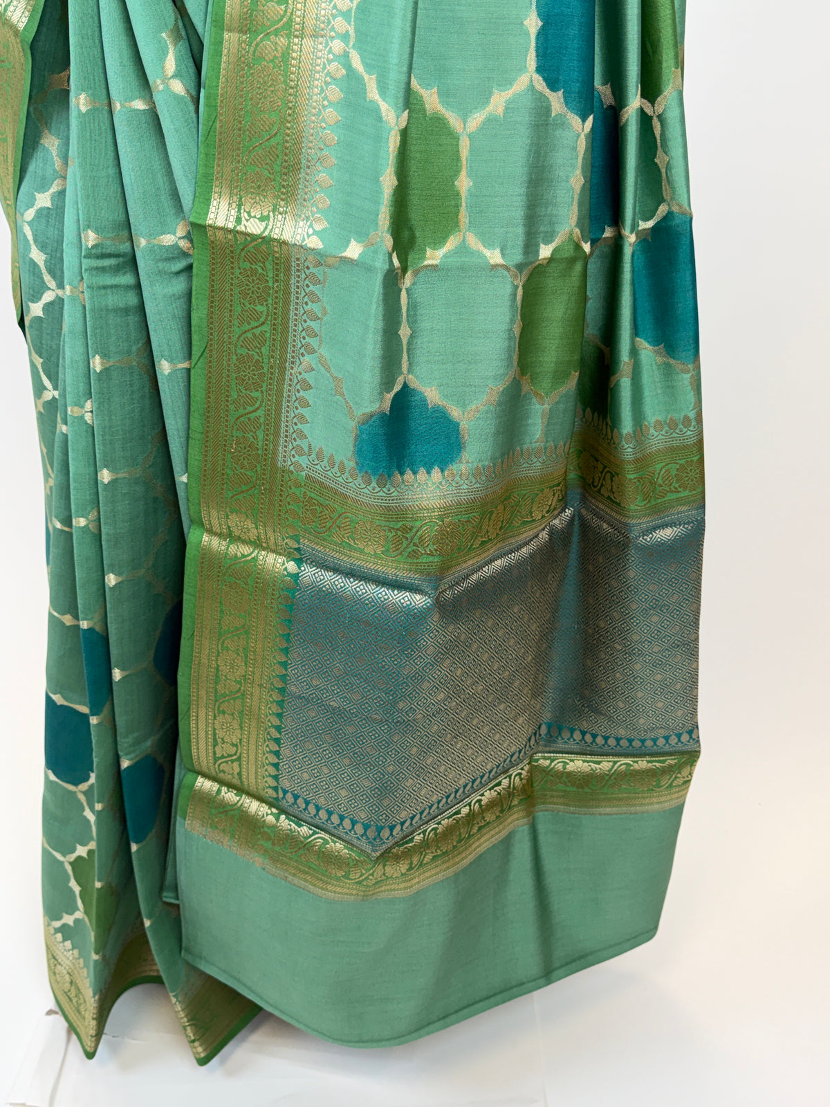 al211276 - pallu image