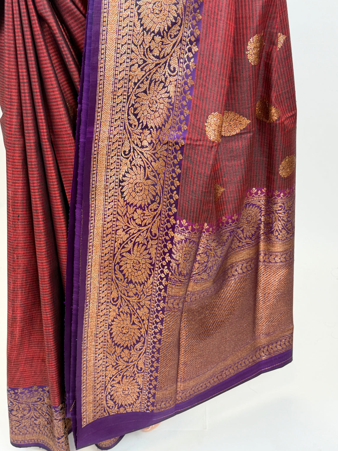 AL206248 - Pallu Image