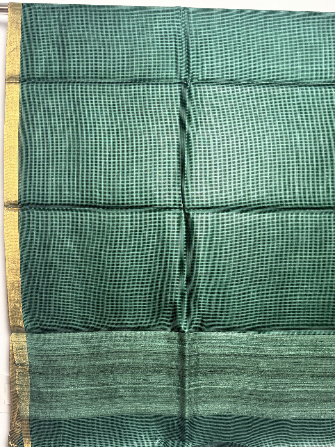 AL203174 - Pallu Image