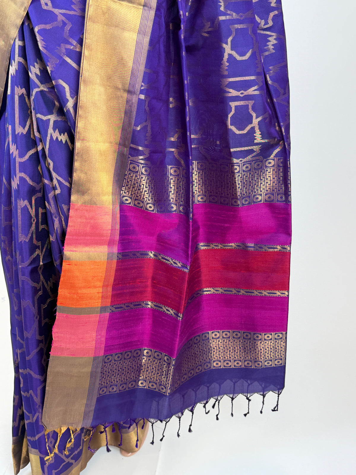 am202445 - pallu image