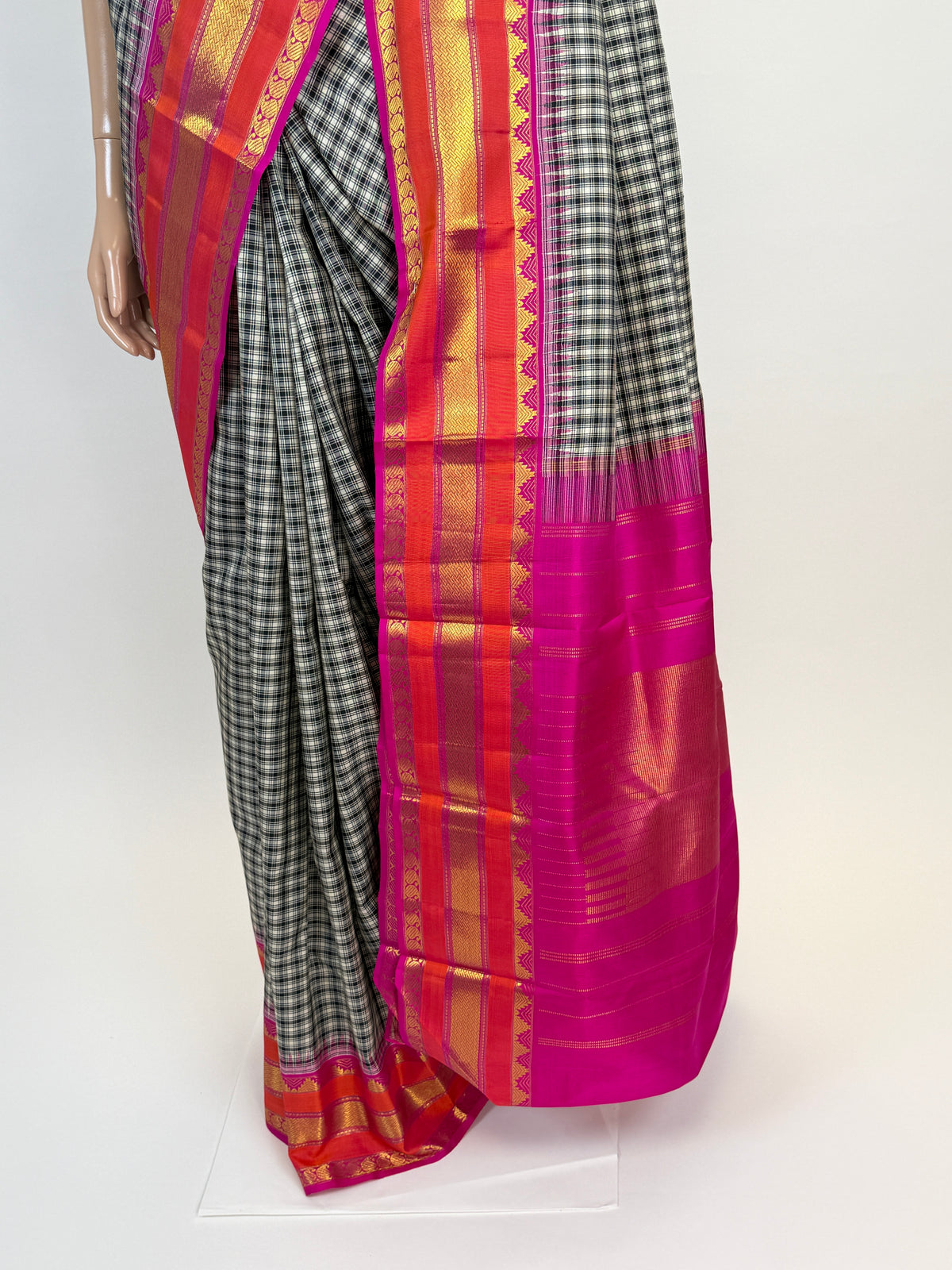 am200246 - pallu image