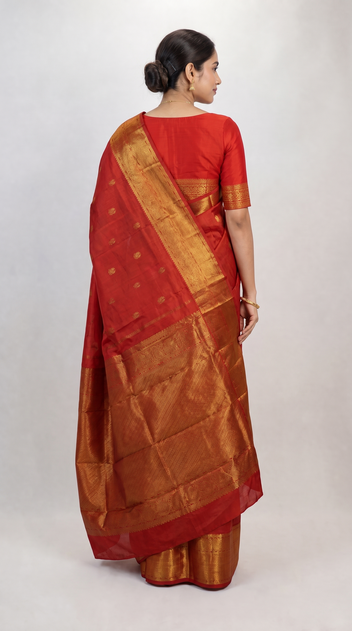 AK210936 - Back View