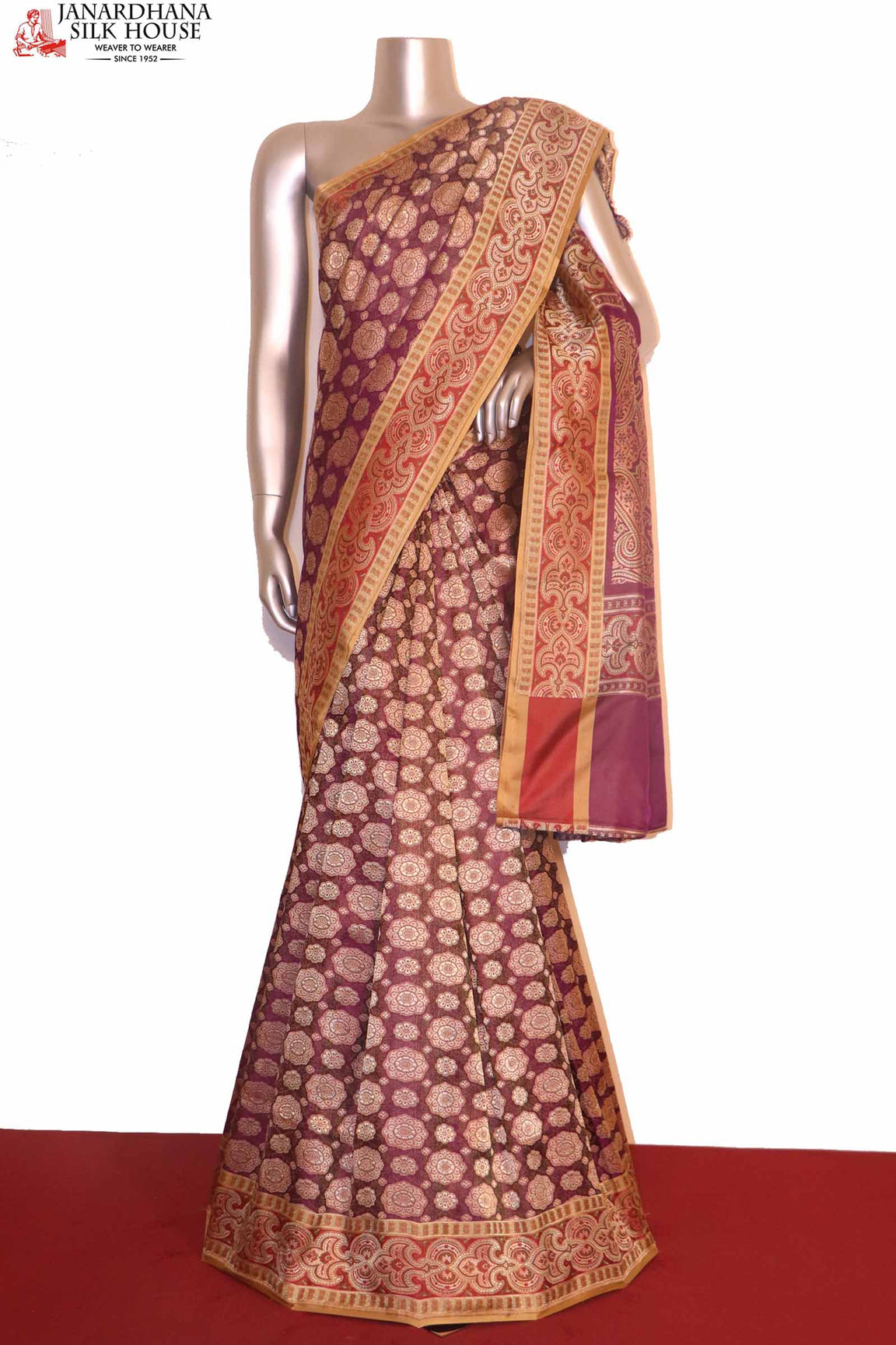 Exclusive Grand Jamawar Tanchoi Silk Saree AH201935