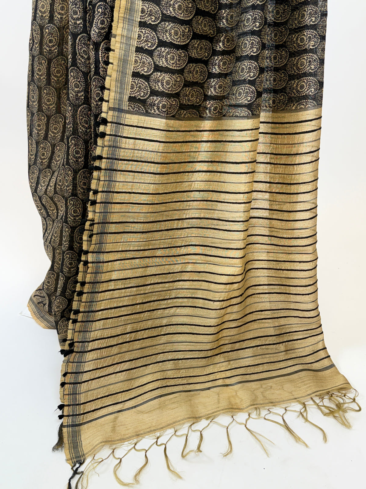 ak204332 - pallu image