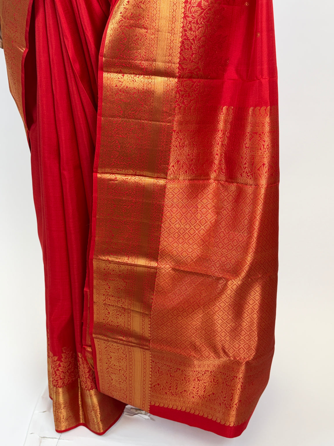 AM200285 - Pallu Image