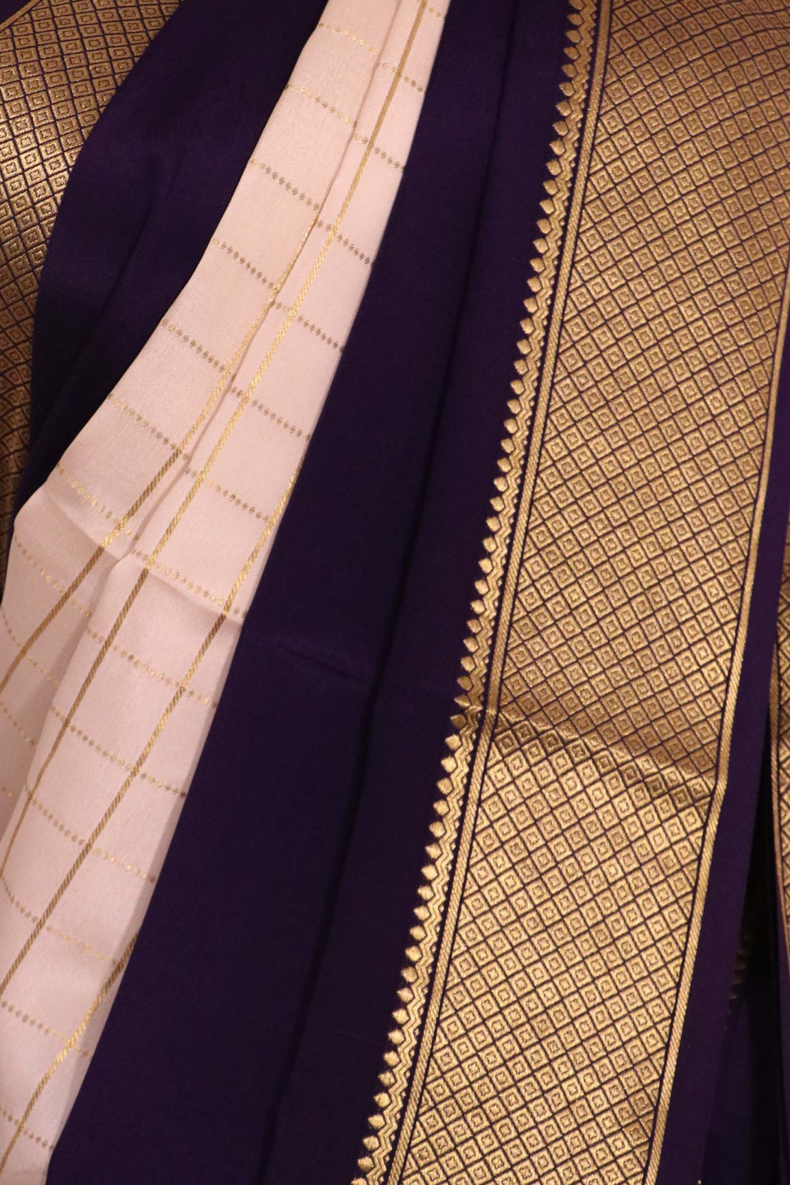 Pure Mysore Crepe Silk Saree AL212195