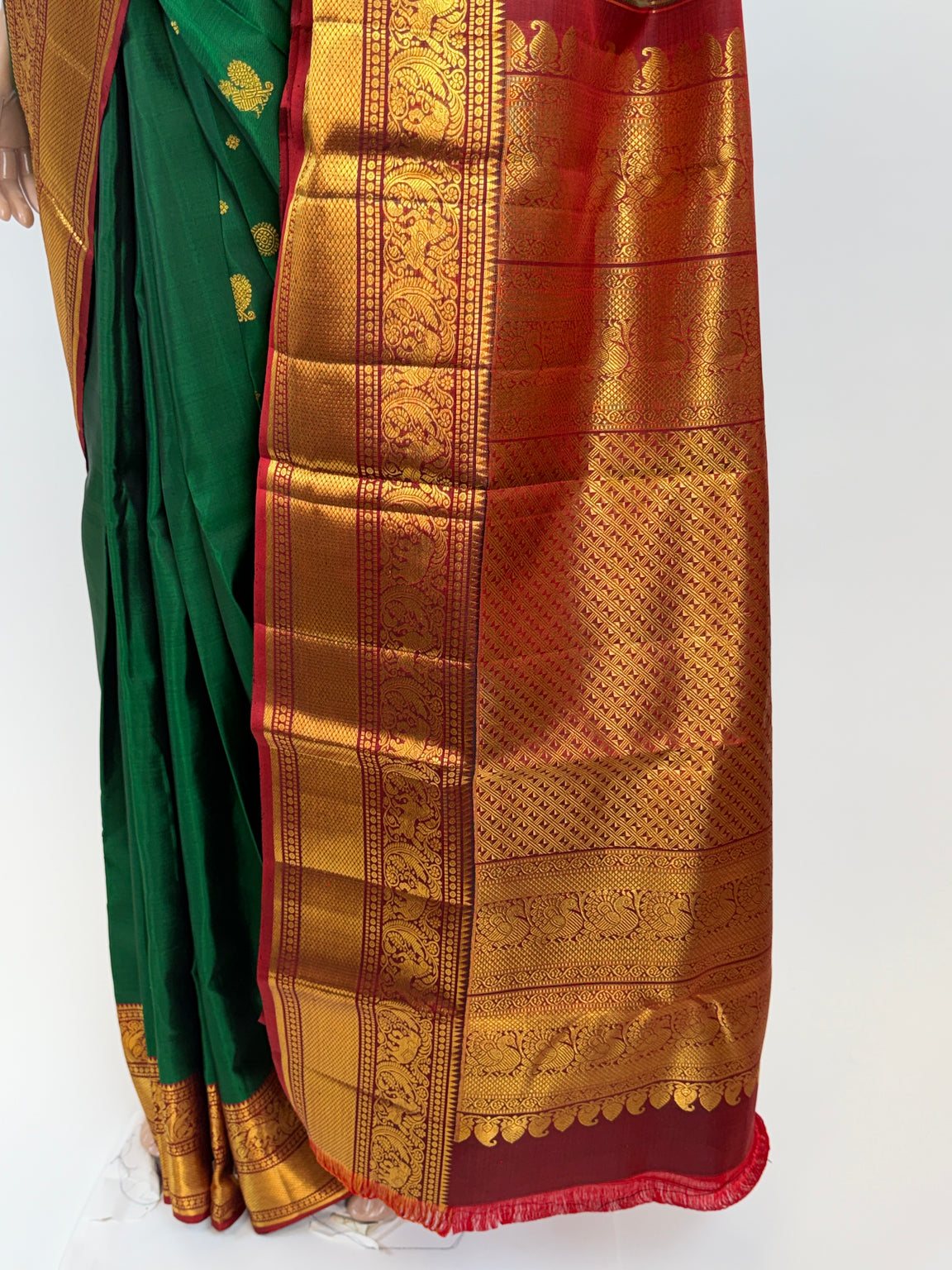 AM201137 - Pallu Image