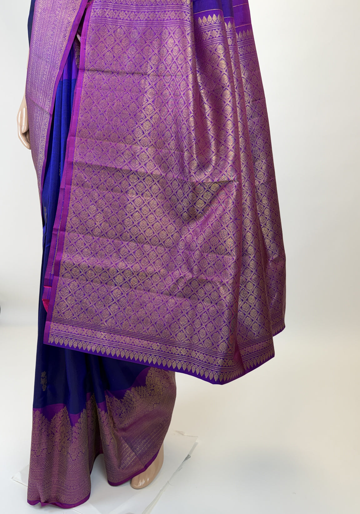 AM200259 - Pallu Image