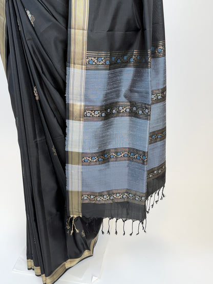 AM202504 - Pallu Image