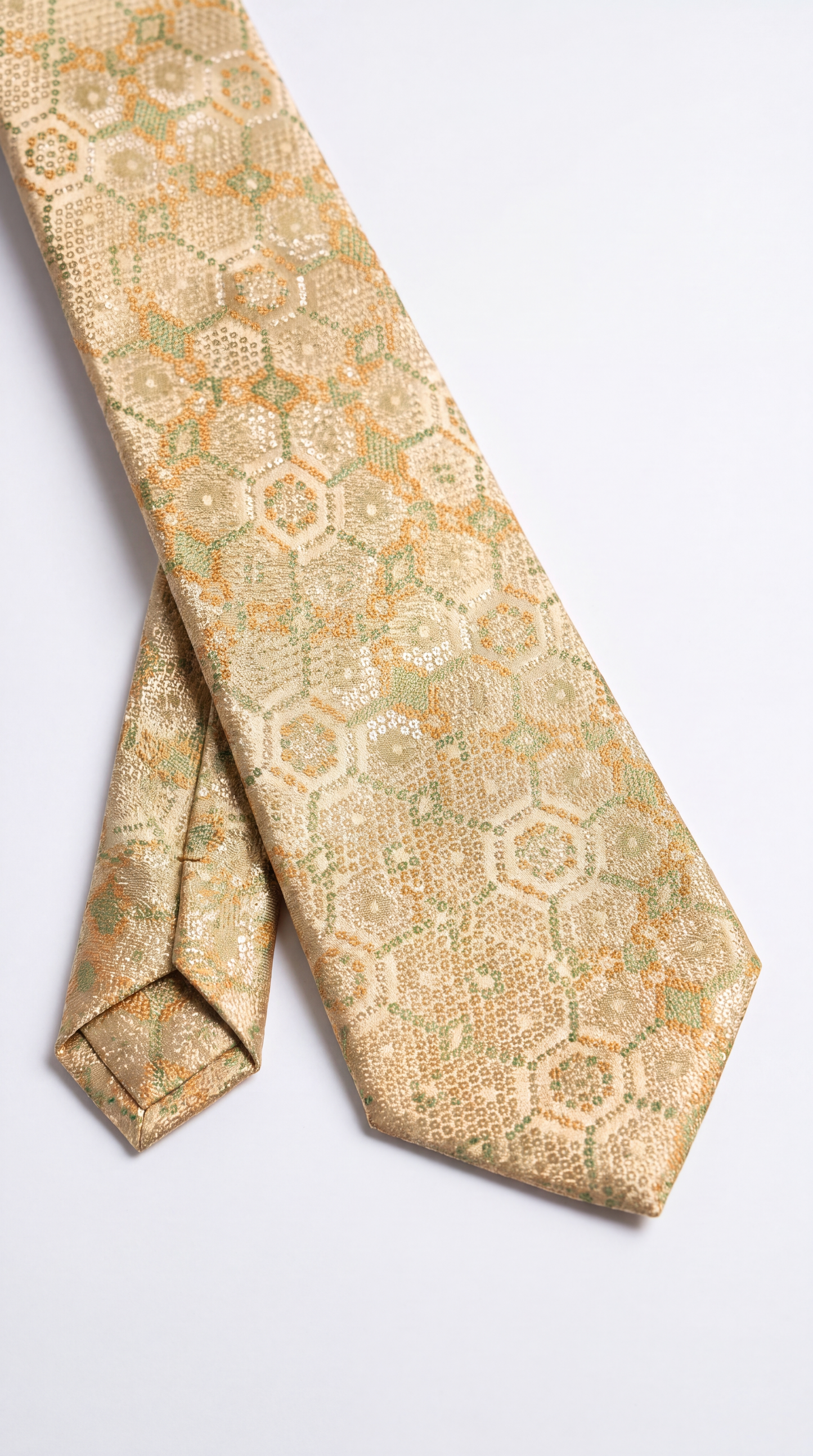 silk tie am201211 - diagonal close-up detail view