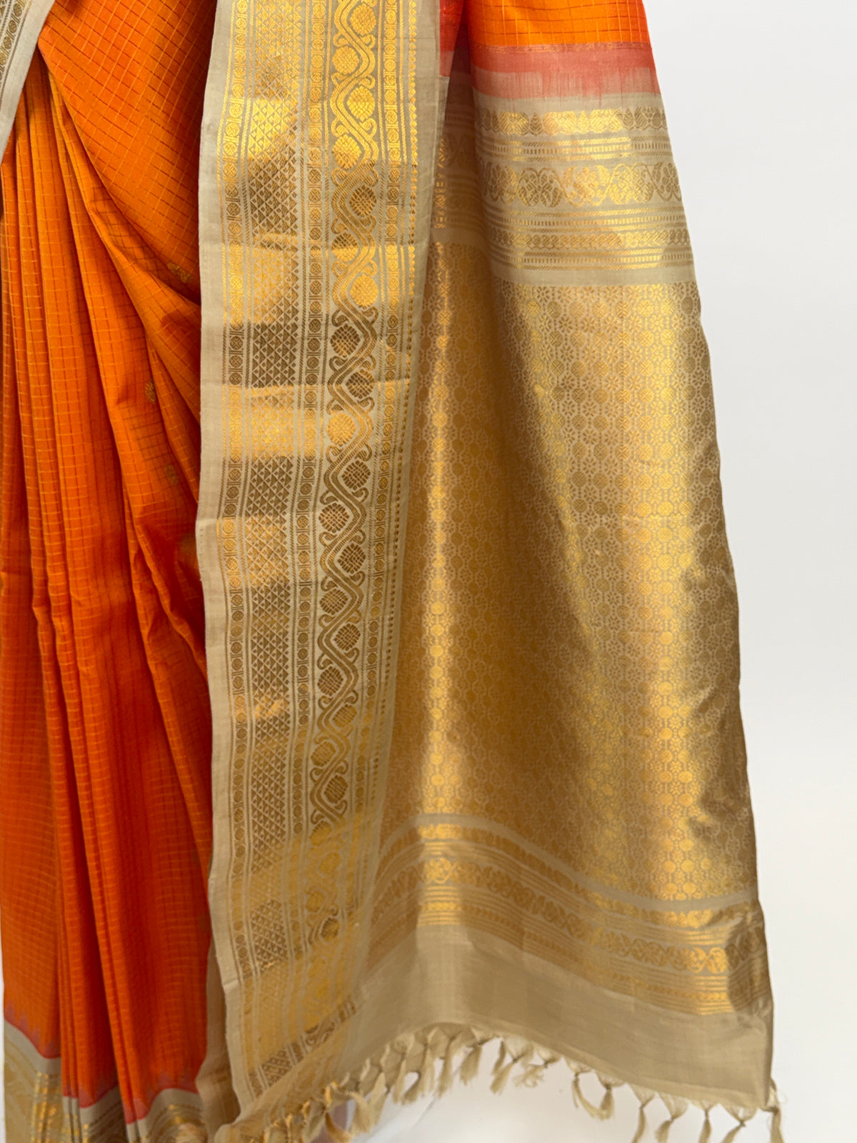 am201021 - pallu image