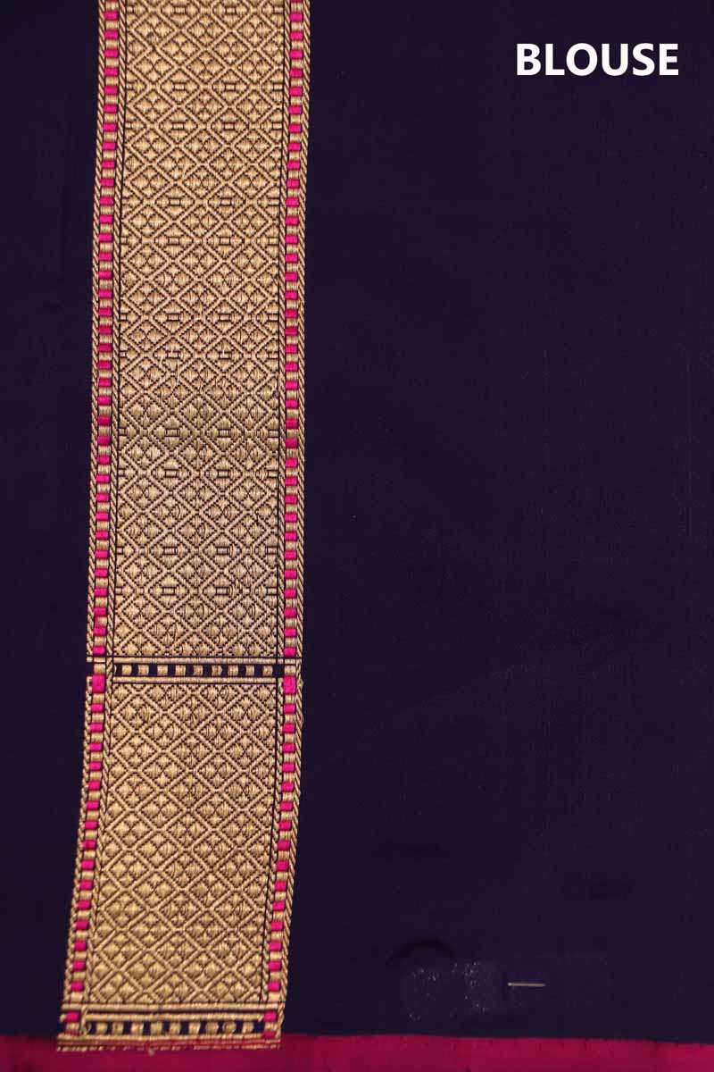 Contemporary Wedding Handloom Banarasi Silk Saree AH204715