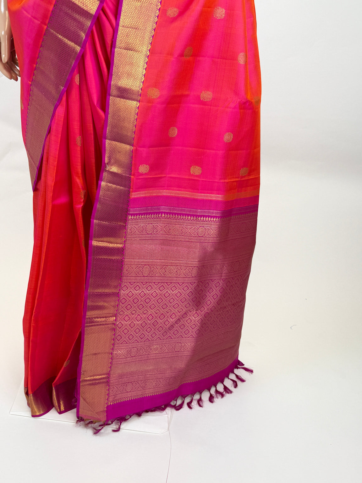 AM201847 - Pallu Image