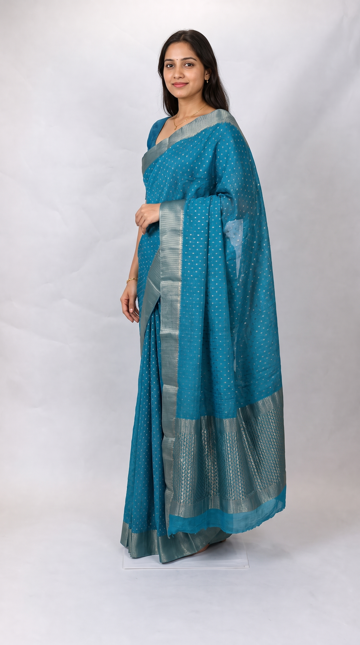 AM200832 - Side View