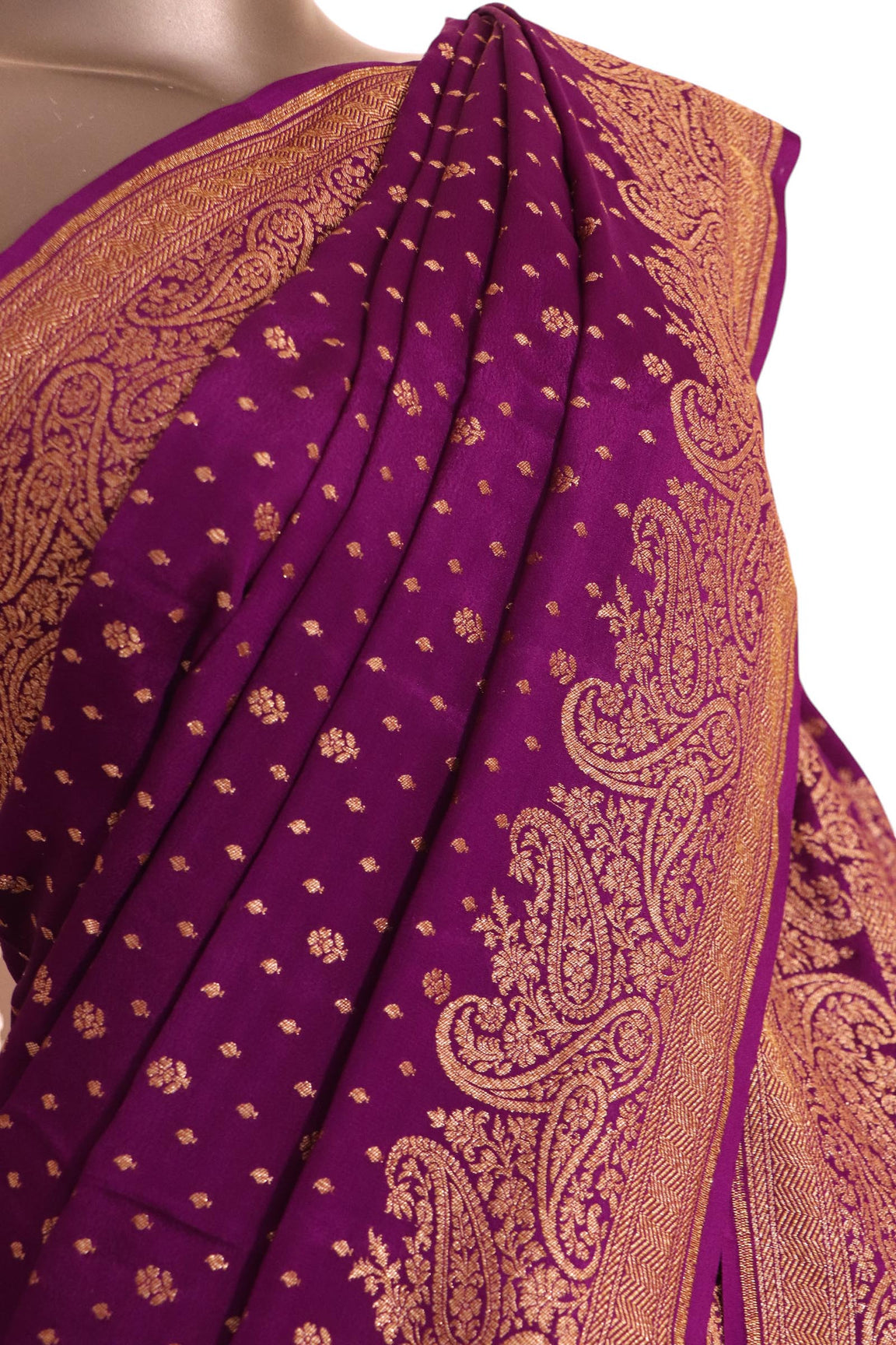 Pure Handloom Zari Butta Banarasi Crepe Silk Saree AK208245