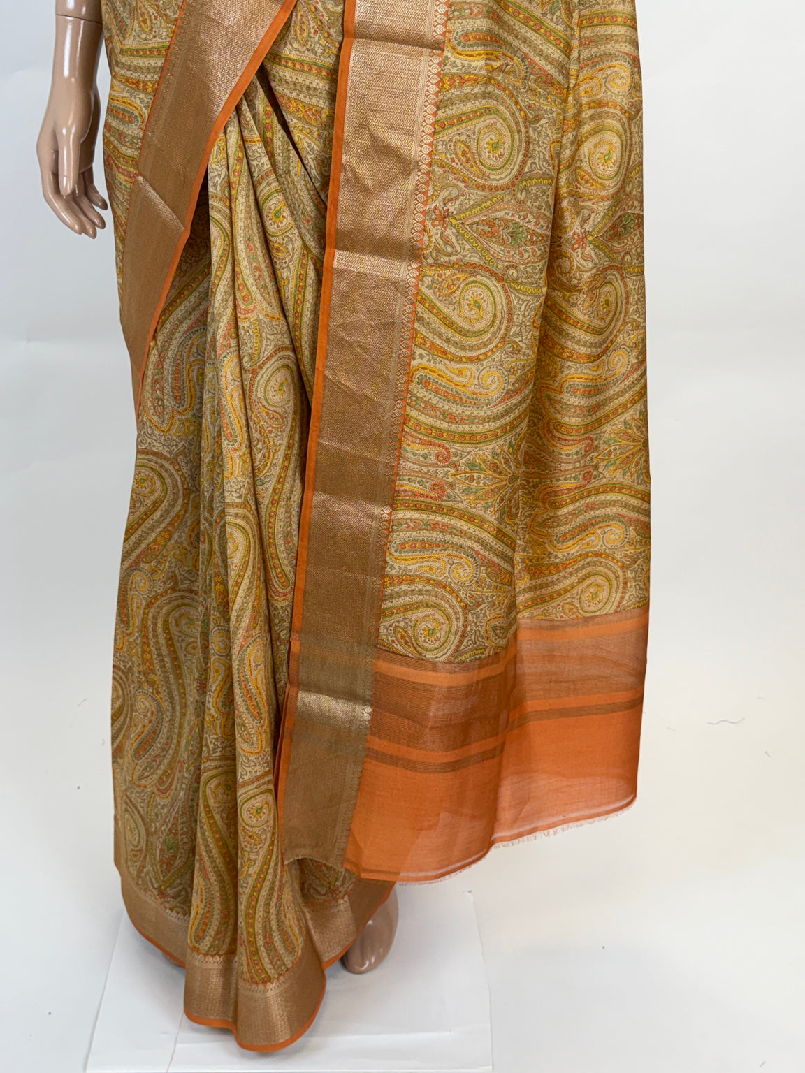 AL202348 - Pallu Image