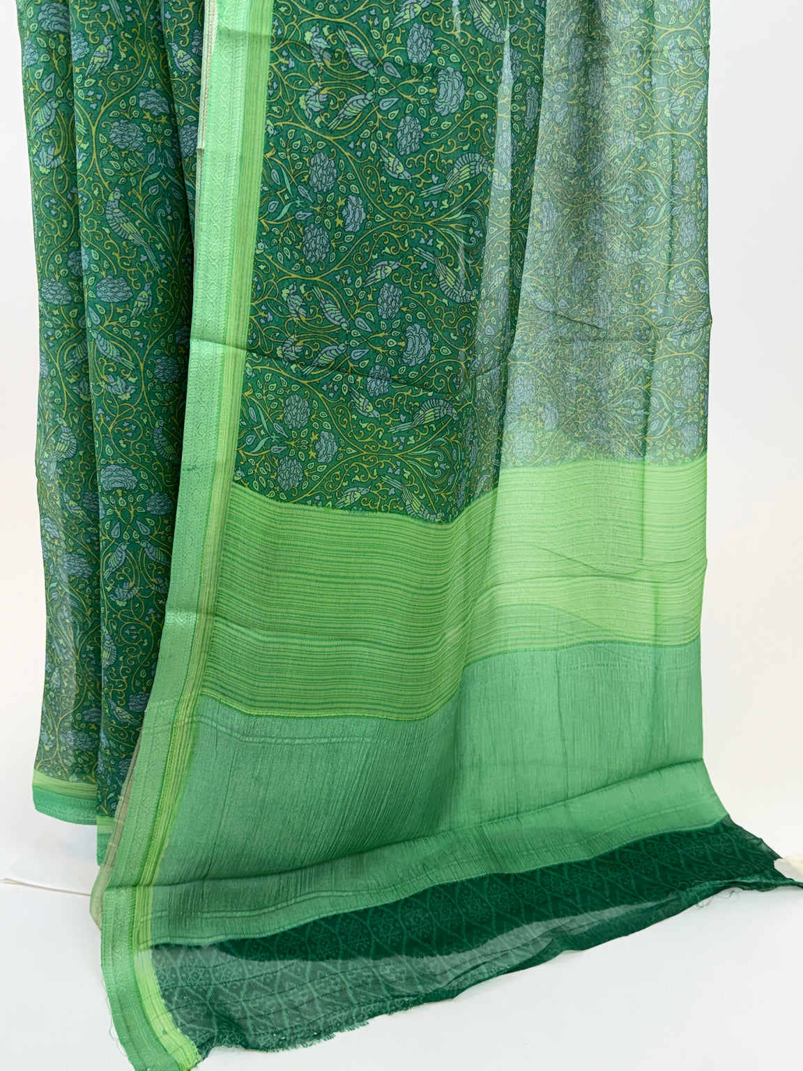 AL208479 - Pallu Image
